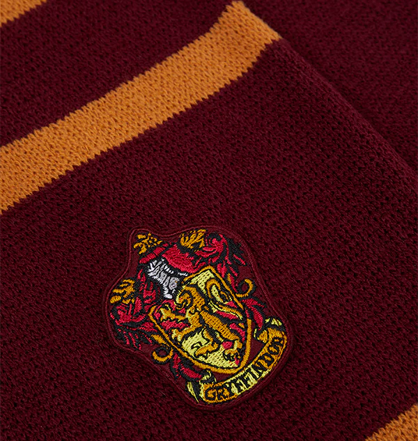 Gryffindor Knitted Crest Scarf - Image 3